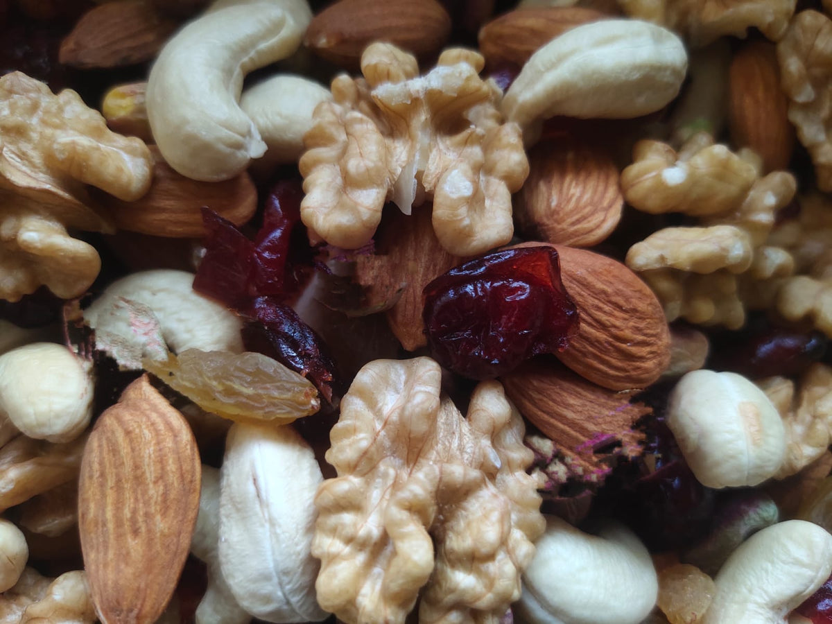 Mix Plain Dryfruit 5C (American Almonds, konkan Cashews, Chile Walnuts Premium, Dried Cranberry and Indian Golden Raisins all in equal proportions.)